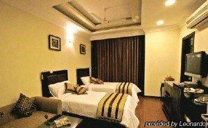 Hotel Parkland Chirag Enclave New Delhi Exterior photo