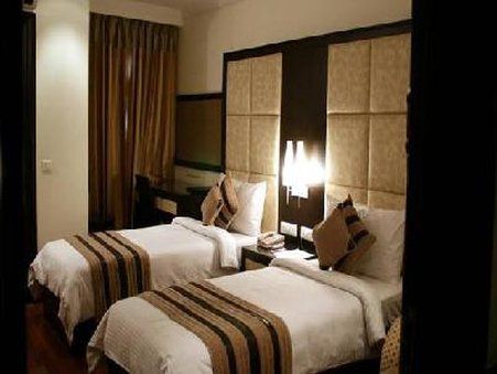 Hotel Parkland Chirag Enclave New Delhi Room photo