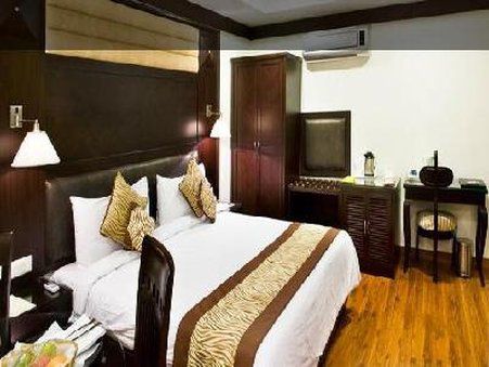Hotel Parkland Chirag Enclave New Delhi Room photo
