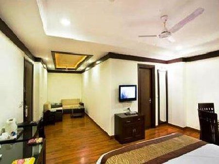 Hotel Parkland Chirag Enclave New Delhi Room photo